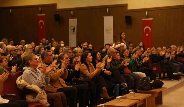 Didim belediyesi tiyatro etkinlikleri düzenlemeye devam ediyor
