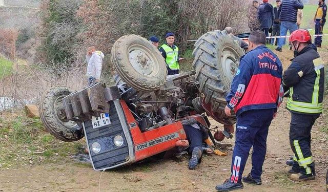 Devrilen traktörünün altında hayatını kaybetti