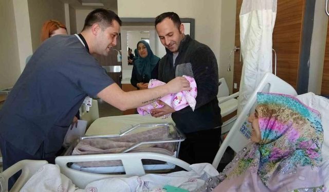 Doğum günü 4 yılda bir kutlanacak bebekler dünyaya geldi