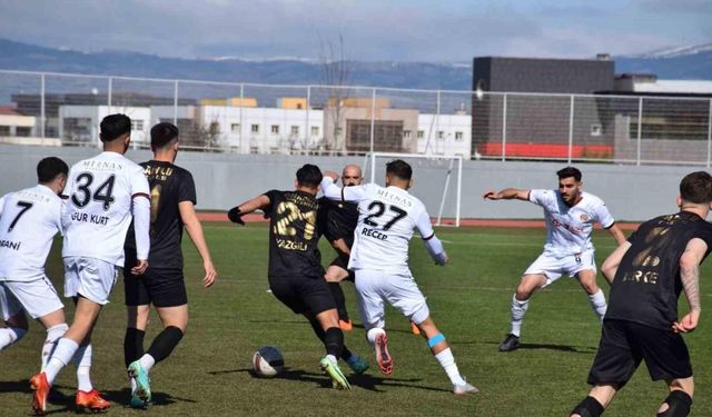 Anadolu Üniversitesi, Turgutluspor’a 2-0’lık skorla mağlup oldu.