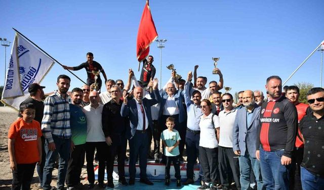 Kayseri'de Atlı Cirit 1. Lig Müsabakaları Tamamlandı: Şampiyonlar Ödüllerini Aldı
