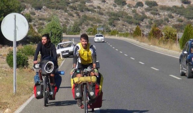 Şilili İklim Aktivistleri Bisikletle Dünya Turunda Muğla'da