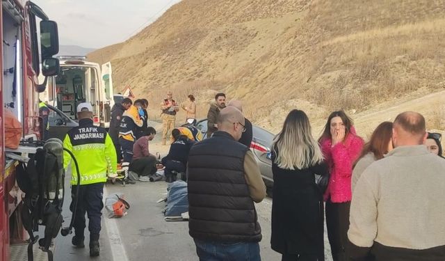 Erzurum'da Feci Trafik Kazası: 2 Ölü  3 Yaralı