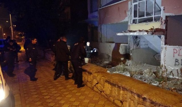 Malatya’da Hasarlı Binada 30 Yaşında Bir Erkek Cesedi Bulundu