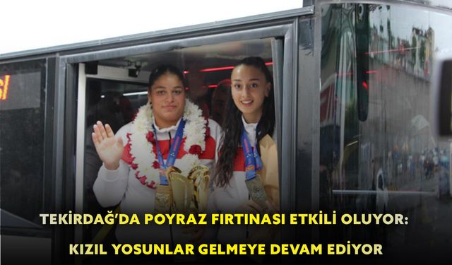 Karadağ'da düzenlenen Dünya Gençler Boks Şampiyonası'nda altın madalya kazanan Havvanur Kethüda ve bronz madalya alan Di