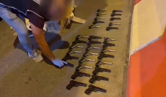 Yolcu Otobüsünde 40 Ruhsatsız Tabanca Ele Geçirildi