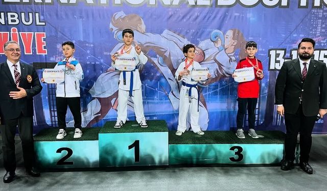 Denizli’li 10 Yaşındaki Enes Arda Kaya, Uluslararası Karate Turnuvasında Altın Madalya Kazandı