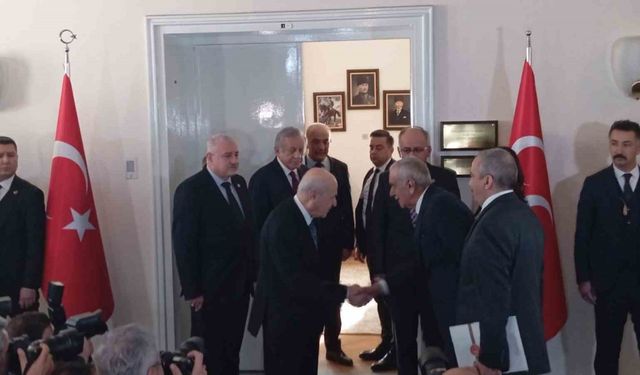 DEM Parti Heyeti, Bahçeli ile TBMM'de Görüştü