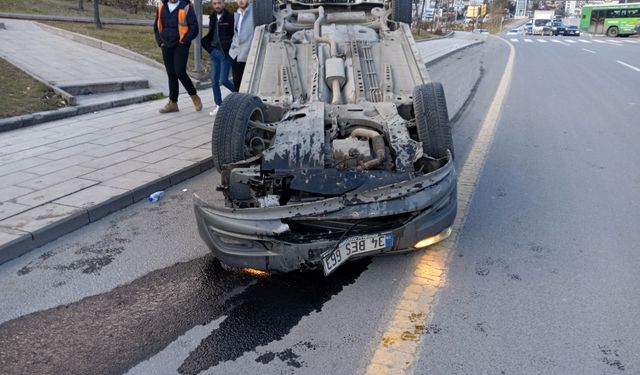Ankara’da  Kazayı Önlemek İsterken Takla Attı