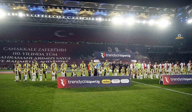 Fenerbahçe, sahasında Samsunspor ile karşılaşıyor