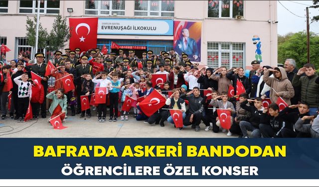 Bafra'da askeri bandodan öğrencilere özel konser