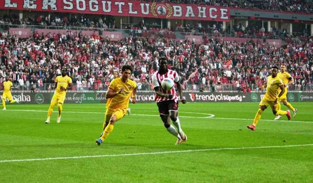Trendyol Süper Lig: Samsunspor: 0 - Kayserispor: 0 (Maç devam ediyor)