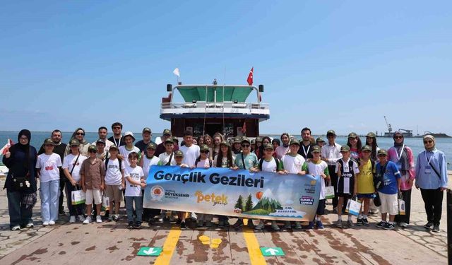 Samsun'da 'Petek Genç Gezi ve Kamp Programları' başladı