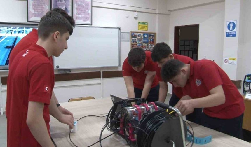 Rize’de meslek lisesi öğrencileri insansız su altı araçları ile yine Teknofest finalinde yarışacak