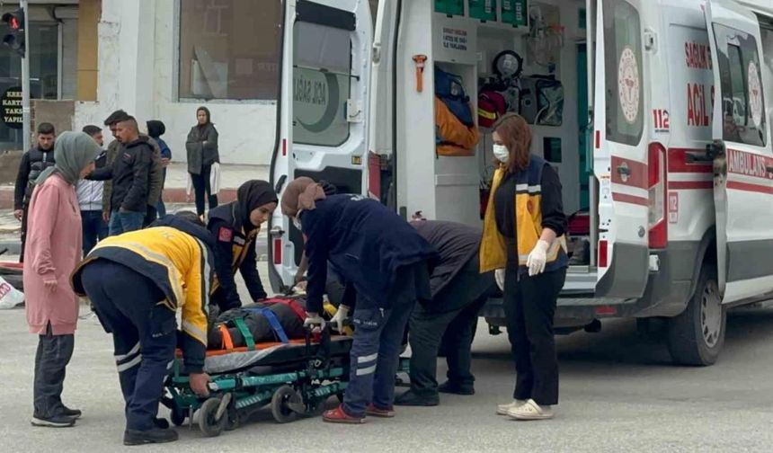 Elazığ’da motosiklet ile otomobil çarpıştı: 1 yaralı