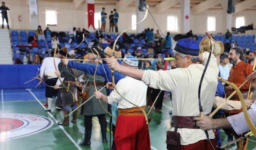 Yozgat’ta Geleneksel Türk Okçuluğu yarışması düzenlendi