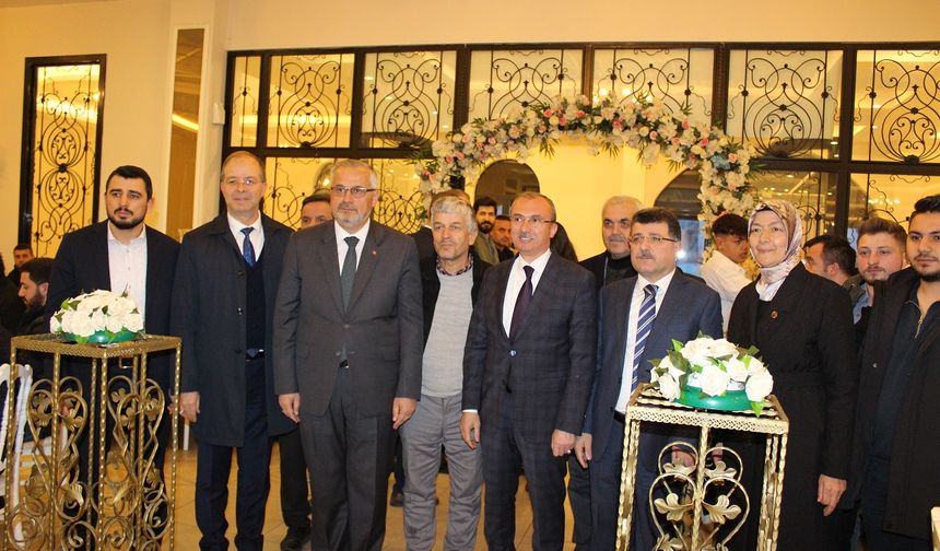 AK Parti Bafra İlçe Teşkilatı ailesi ''Geçmişten Günümüze Geleneksel İftar Programında'' buluştu