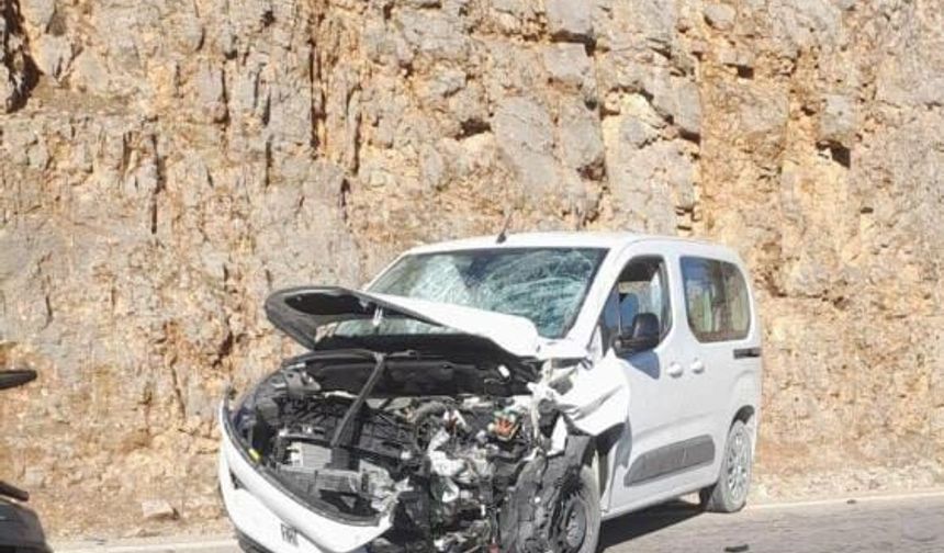 Feci Kaza:  ATV ile Hafif Ticari Araç Çarpıştı: 1 Ölü