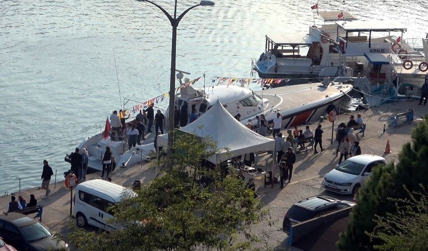 Cumhuriyet Bayramı Kutlaması: Yerli  Sahil Güvenlik Botları Ziyarete Açıldı
