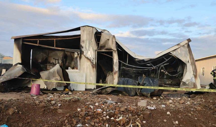 Elazığ’da konteyner yangını: 3 yaralı