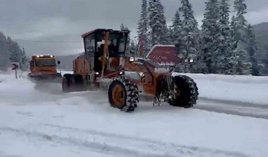 Kastamonu’nun yüksek kesimlerine kar yağdı