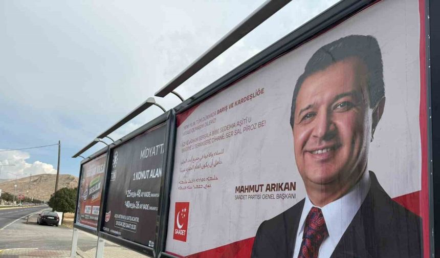 Mahmut Arıkan’dan 4 Dilde Yeni Yıl Mesajı