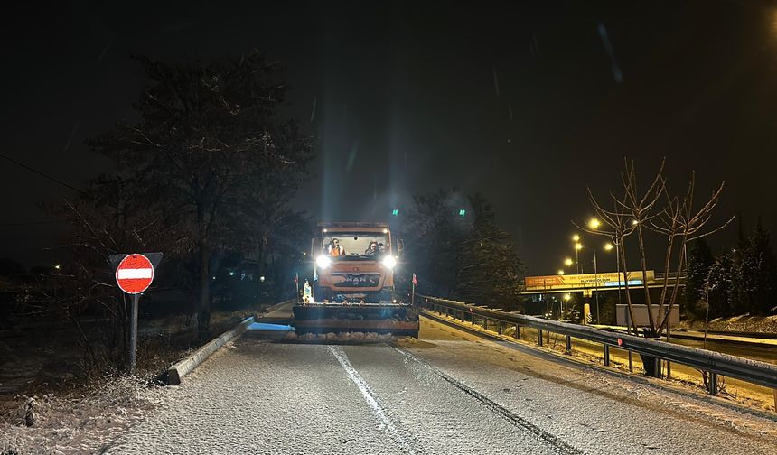 Uşak’ta Kar Yağışı Başladı Ekipler 24 Saat Görevde