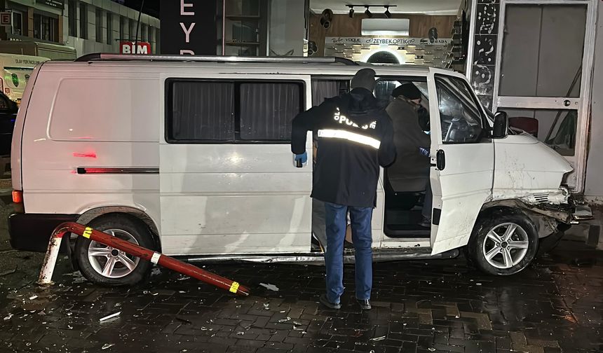 Uşak’ta Trafik Kazası 1’i Ağır 2 Yaralı