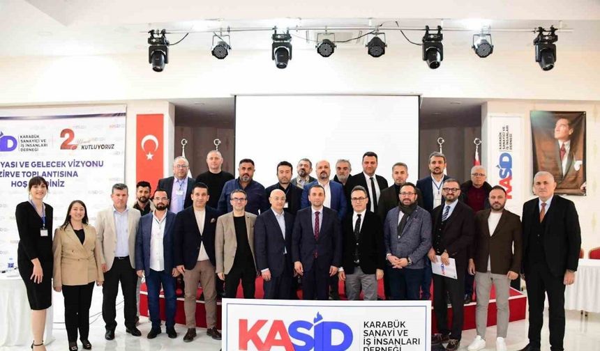 Karabük'te İş Dünyası ve Gelecek Vizyonu Zirvesi Tamamlandı