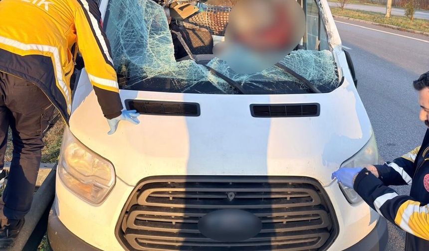 Kamyonet, beton köprü ayağı yüklü tıra çarptı: 1 ölü, 1 yaralı - kizilirmakgazetesi.com