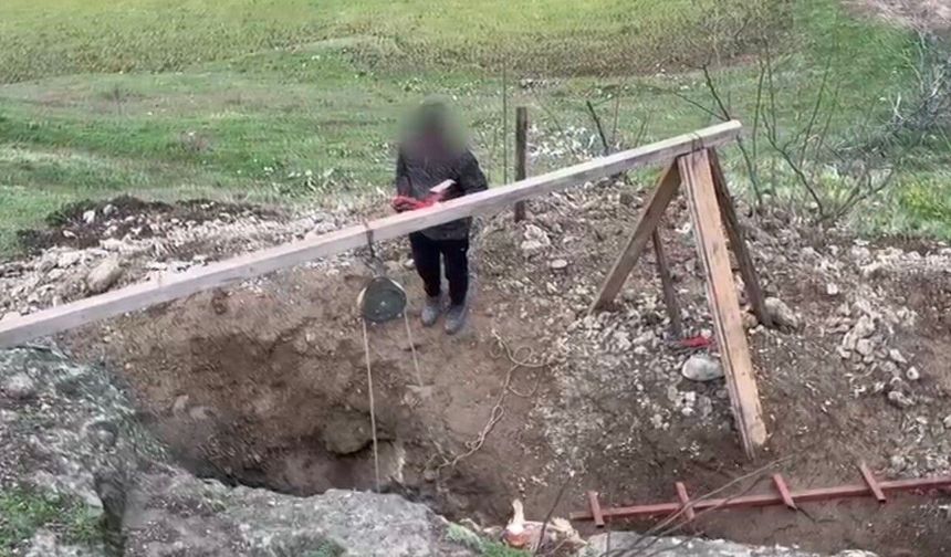 Kanalizasyon bahanesiyle 6 metrelik define çukuru kazarken yakalandılar - kizilirmakgazetesi.com