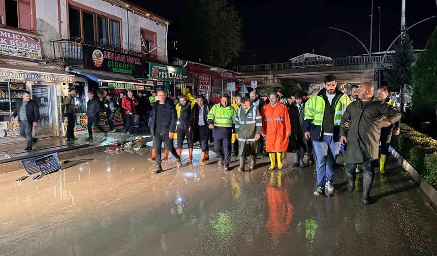 Havza'da eğitime 1 gün sel arası