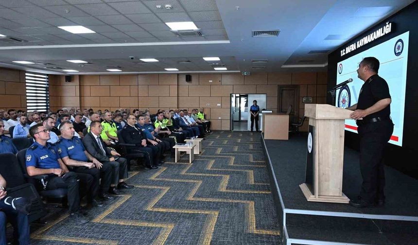 Emniyet Müdürü Arıbaş, Bafra'da toplu taşıma sektörü temsilcileri ile toplantı yaptı