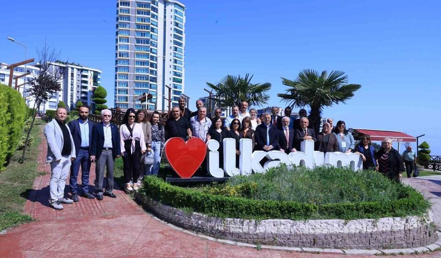 İlkadım Belediyesi'nde 'Ozanlar ve Şairler Buluşması'
