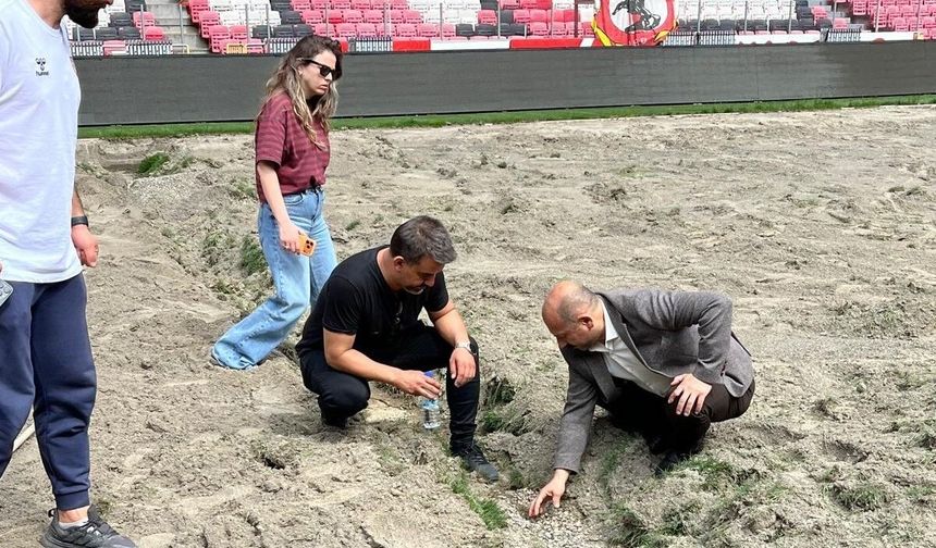 Samsun 19 Mayıs Stadı'nın zemini yeni sezona hazırlanıyor