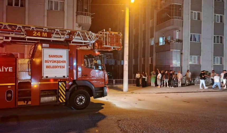 Bafra'da telefonlara cevap vermeyen yaşlı adam ekipleri harekete geçirdi