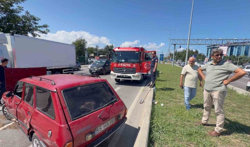 Atakum'da araçlar çarpıştı: 2'si çocuk 3 yaralı