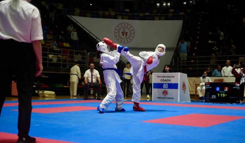 Samsun'da Karadeniz ve Hazar Ülkeleri Karate Şampiyonası başladı