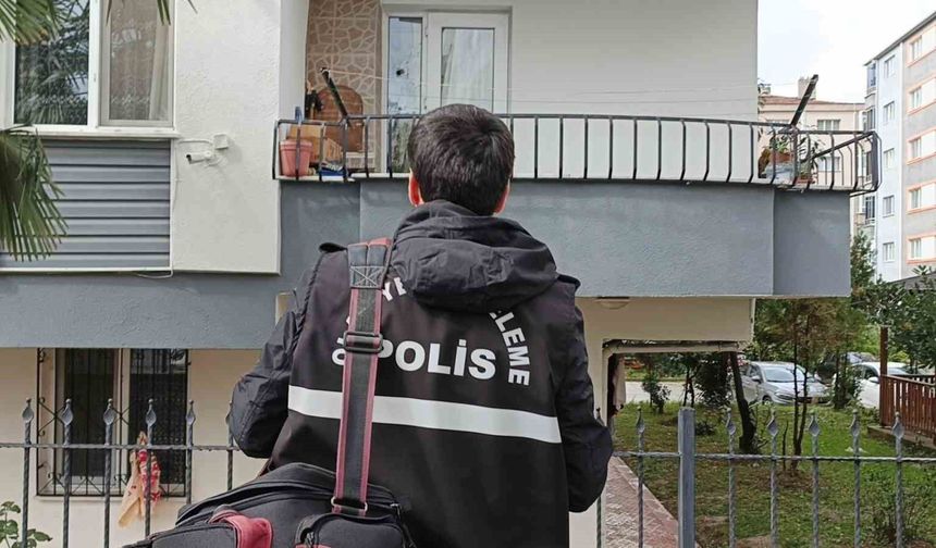Bafra'da tüfekle oynarken ateş aldı, apartman sakinleri panik yaşadı