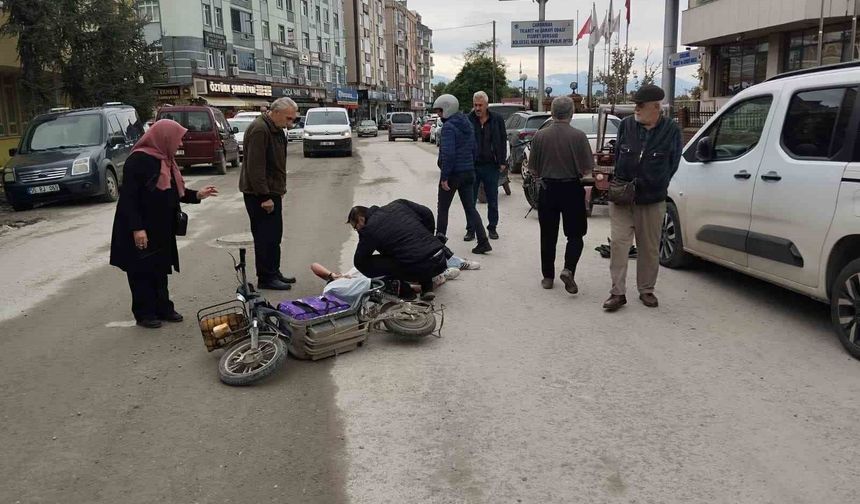 Elektrikli bisiklet kazası: 18 yaşındaki genç yaralandı
