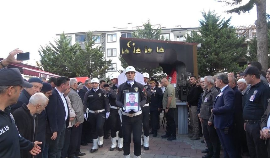 Tekne kazasında ölen polis memuru Numan Şen, son yolculuğuna uğurlandı