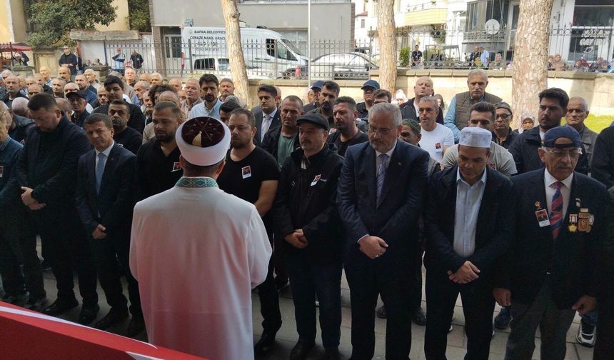 Kıbrıs Gazisi Hikmet Deniz Askerî Törenle Son Yolculuğuna Uğurlandı