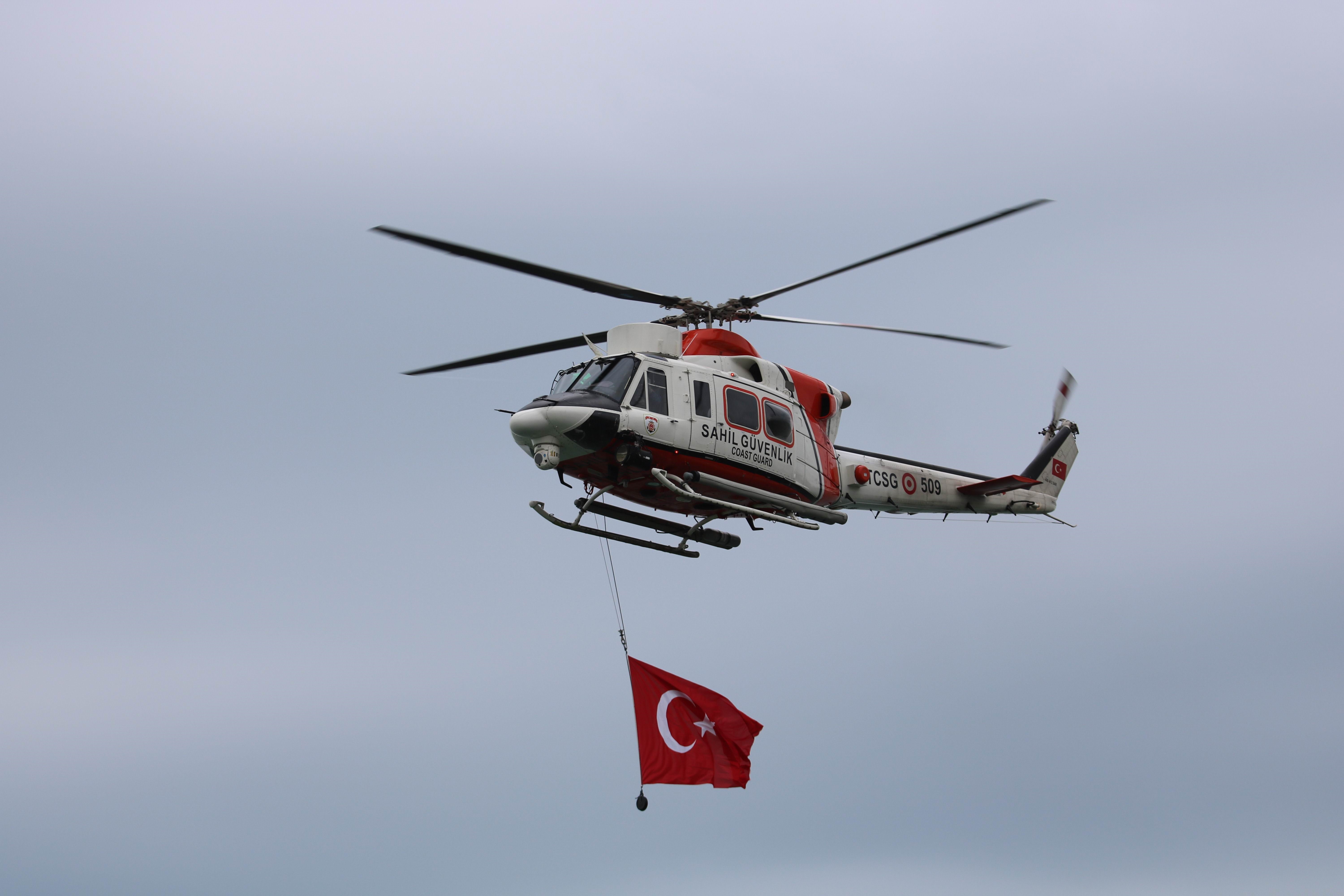 Türk Yıldızları ve SOLOTÜRK gösterileri nefes kesti