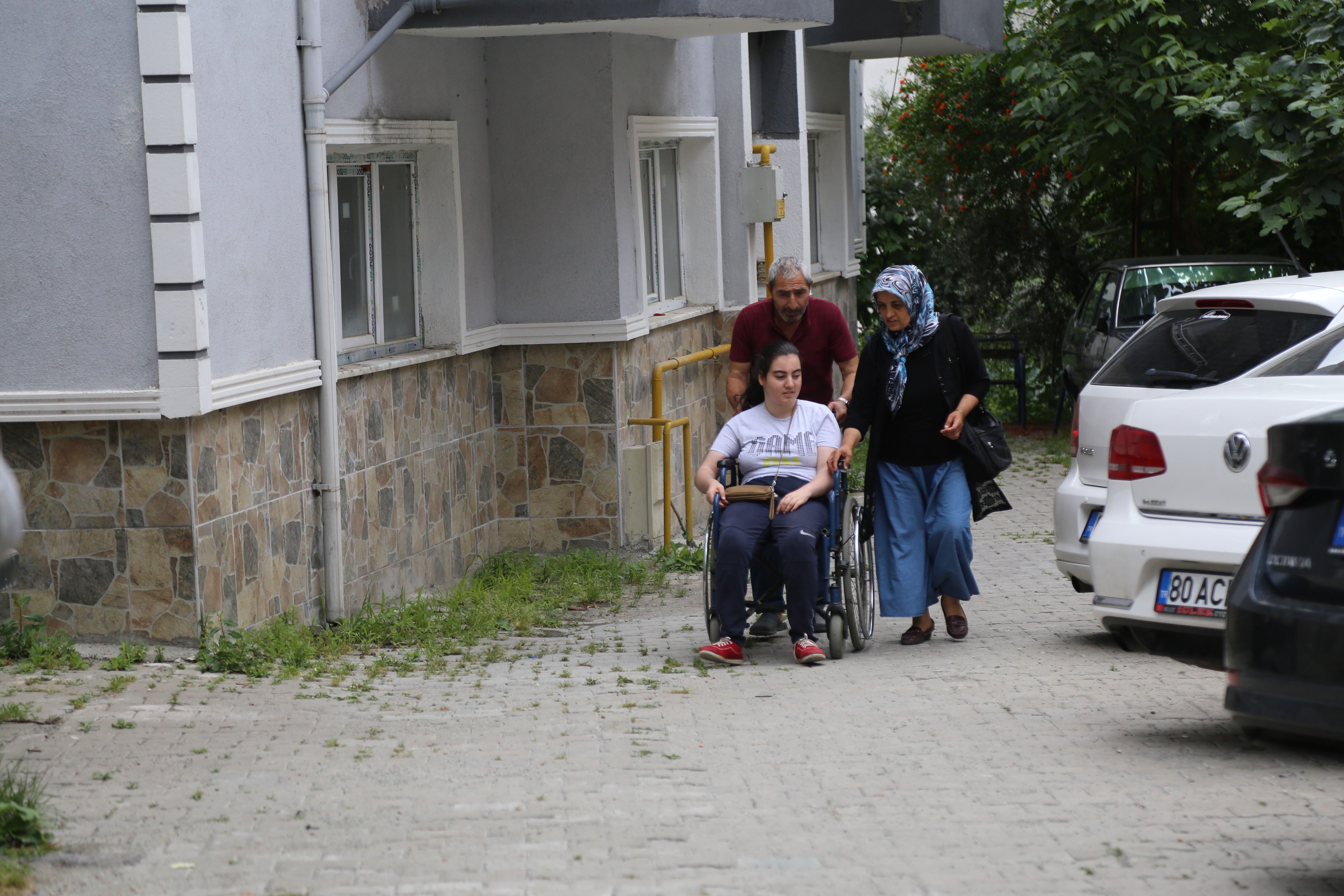 Artvinli Engelli Elif Sude’nin okuma azmi