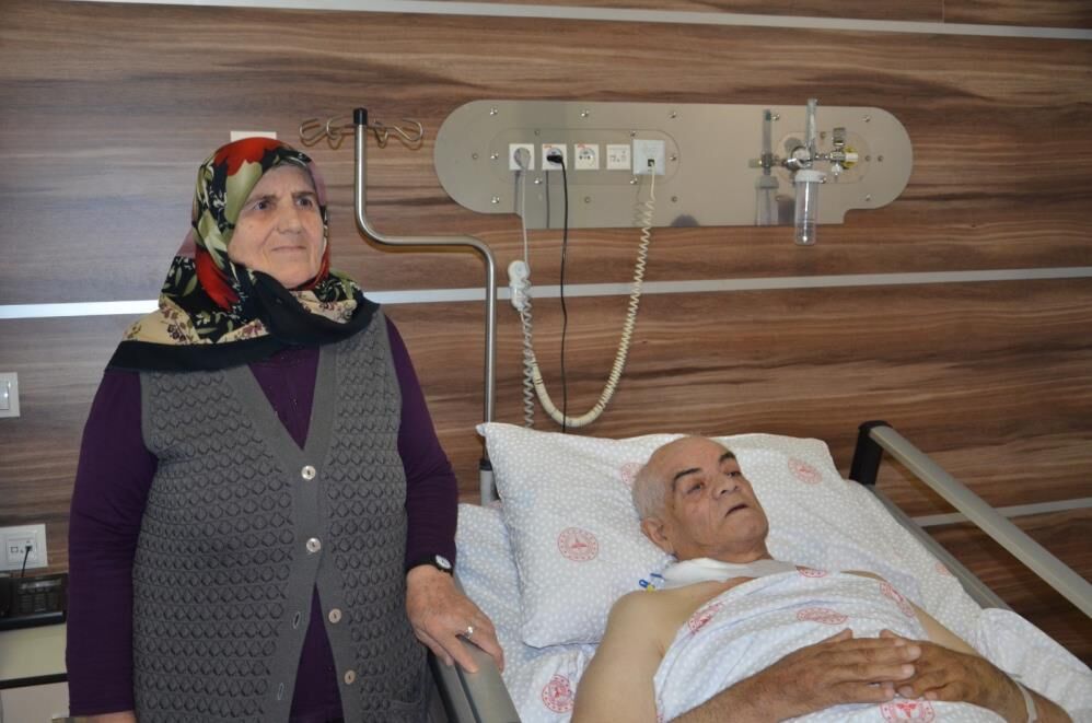Ayakları ağrıdığı için gitti, uyluk kemiğinden 8,9 kilo tümör çıktı