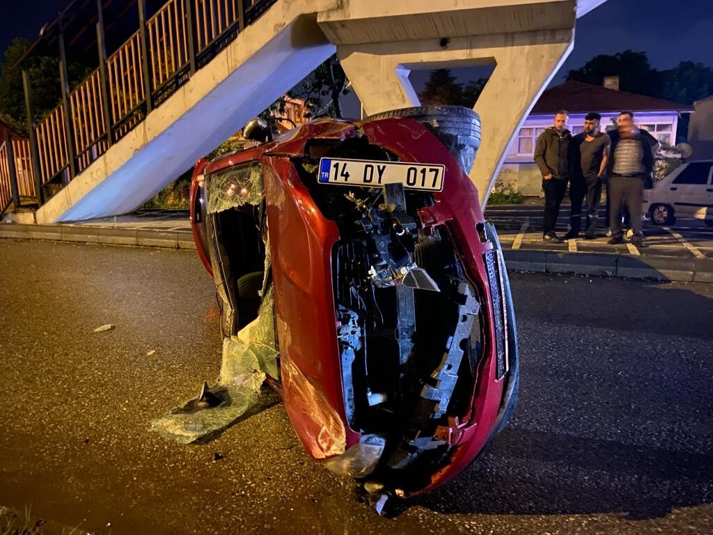 Bolu'da Hurdaya dönen otomobilden sağ çıktı olay yerinden kaçtı