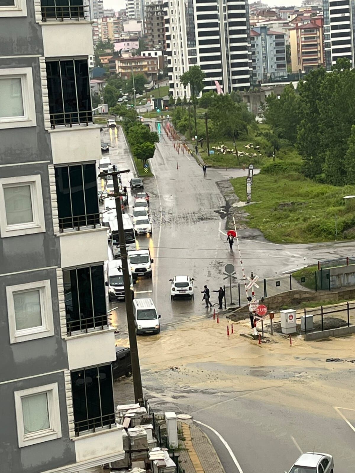 Samsun’u yine sel vurdu
