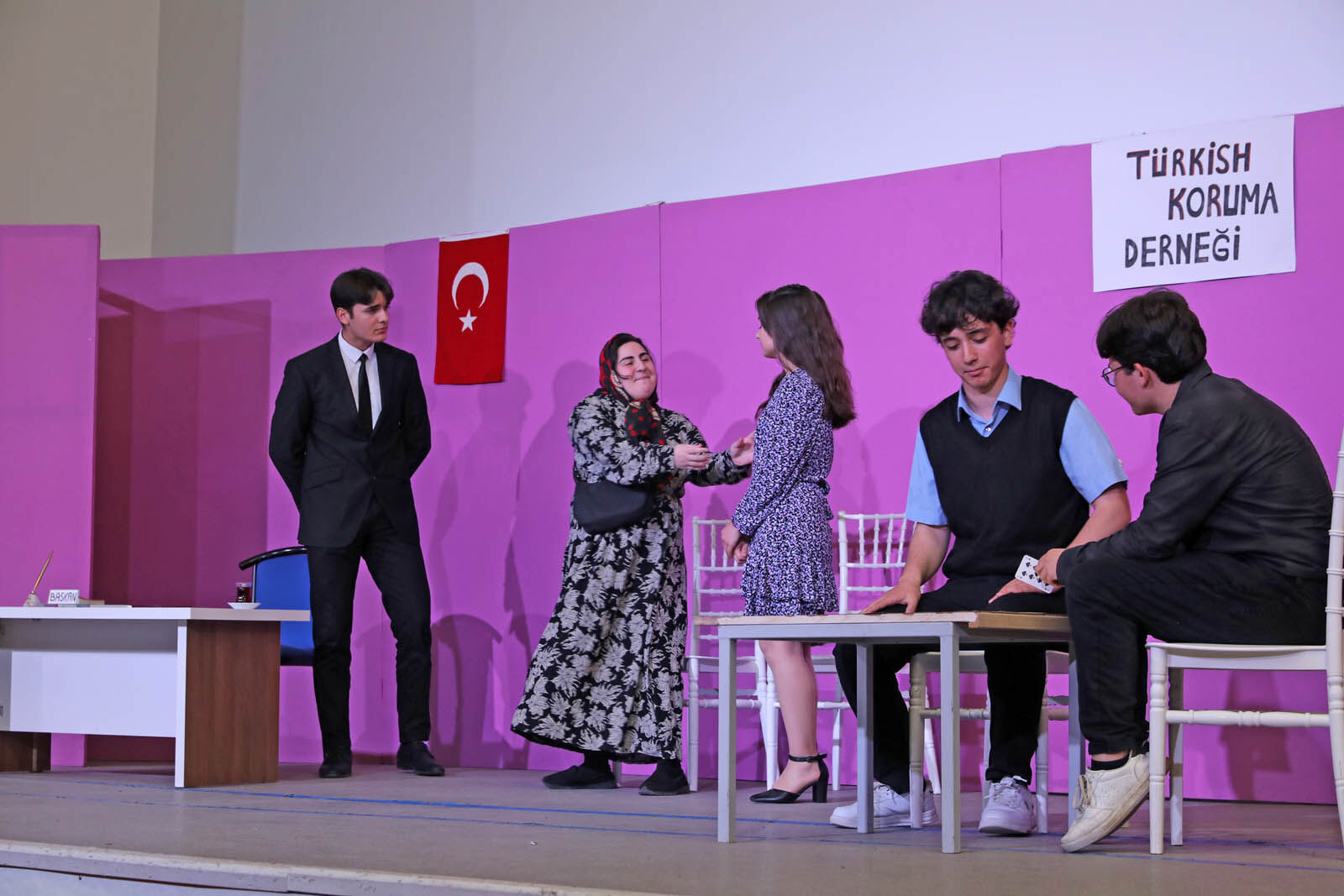    Türkçem Eyvah Oyunu'na tiyatro severlerden tam not
