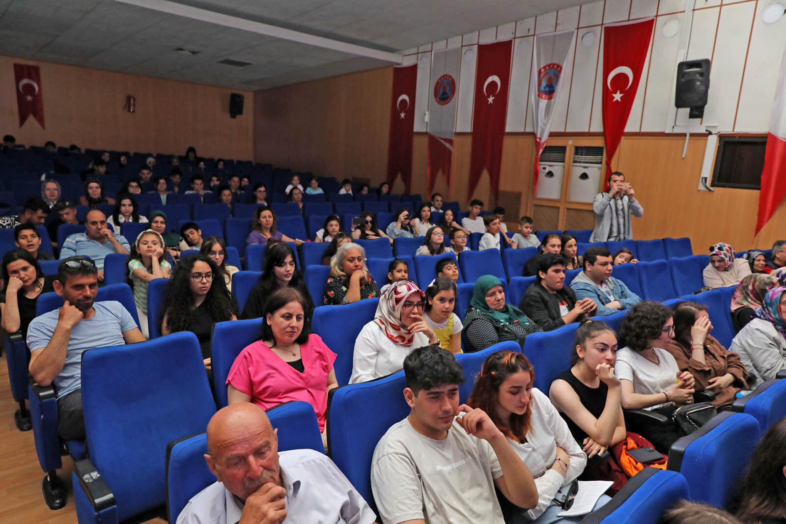    Türkçem Eyvah Oyunu'na tiyatro severlerden tam not