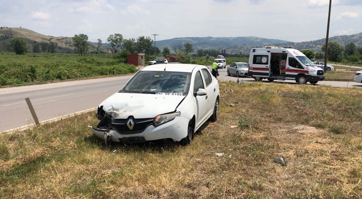 Amasya’da otomobil elektrikli bisikletle çarpıştı